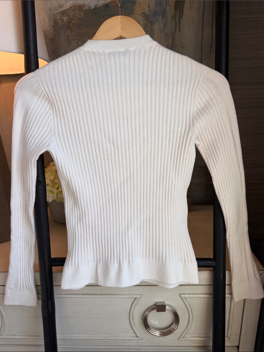CHANEL White Ribbed Cashmere Crewneck Sweater with Embellished CC - Picture 9 of 9